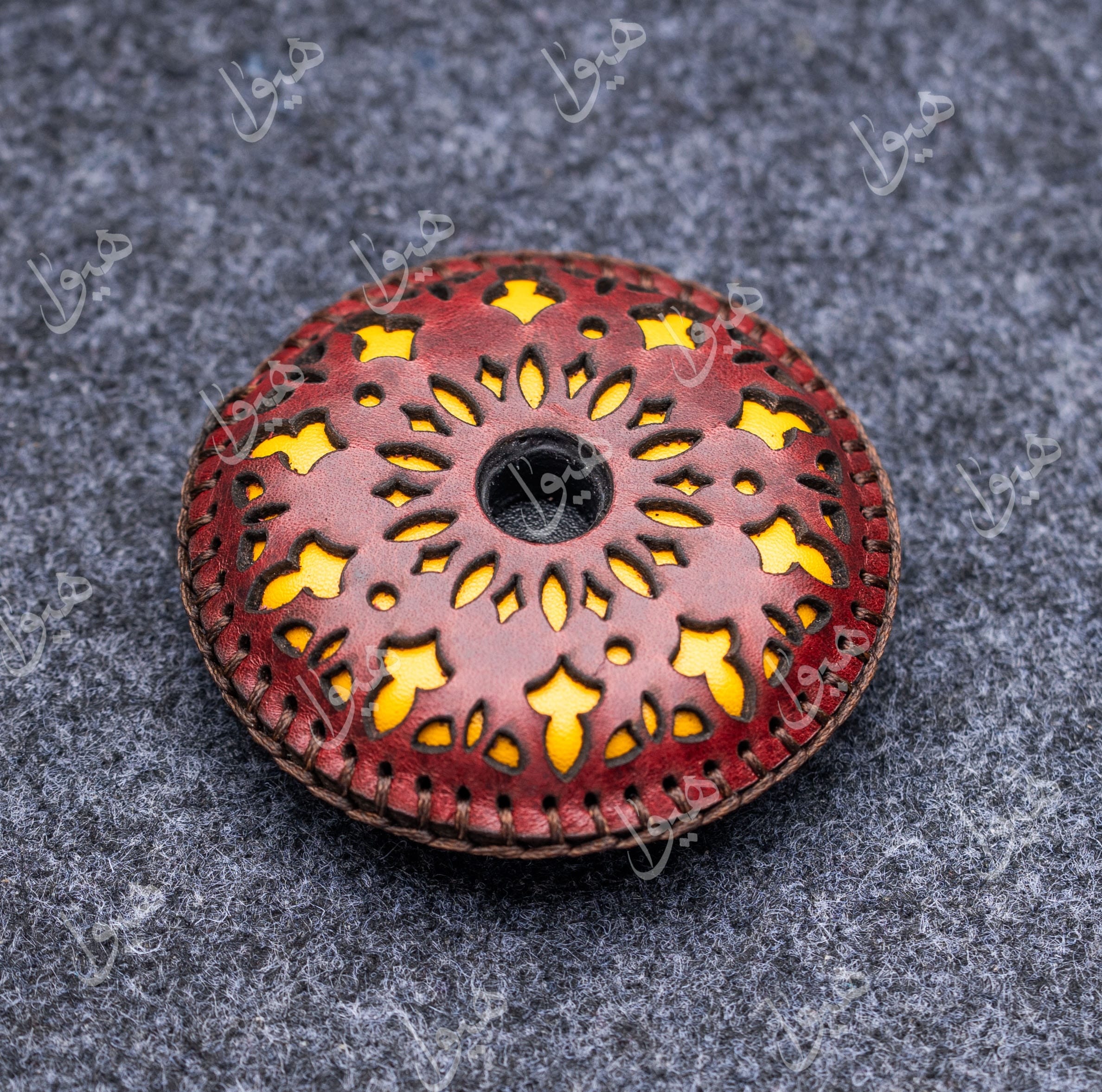 زیرپایه صراحی رنگ شرابی/ زرد